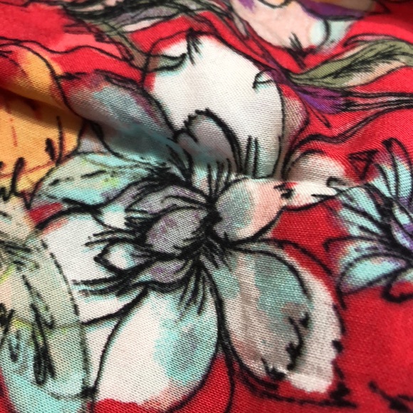 CUPIO SIZE LARGE RED SLEEVELESS FLORAL PRINT HI-LO DRESS. V/NECK PLEATED N BACK - Picture 7 of 7